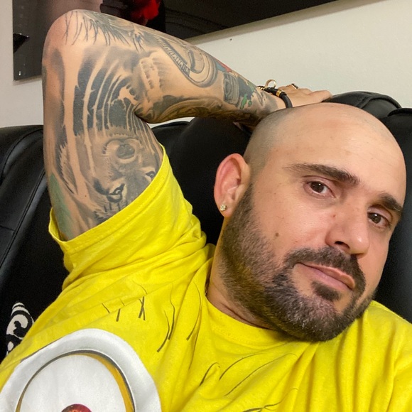 Meet your Posher, Reyniel - Picture 1 of 1